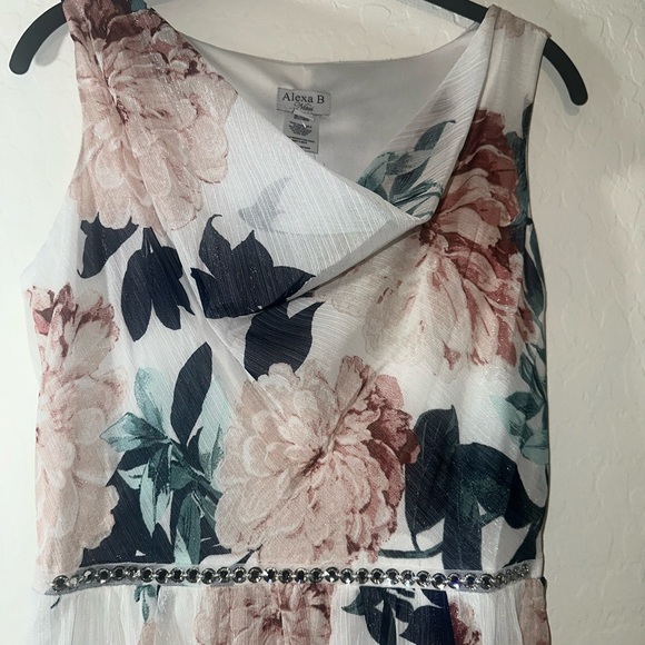 NWT Floral Dress With Rhinestone Waist/shimmer fabric - Picture 2 of 16